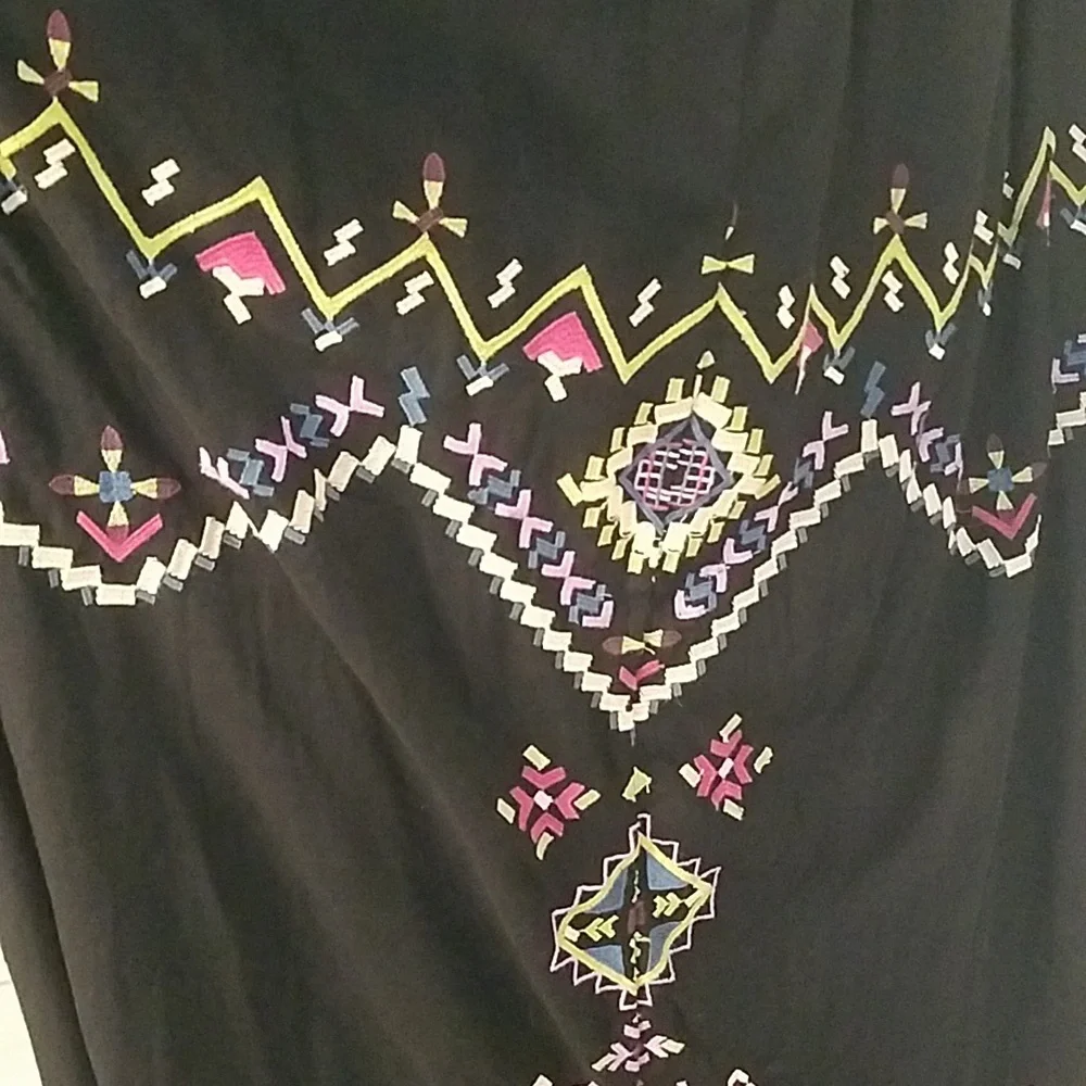 Embroidered Maxi Dress - Picture 4 of 7